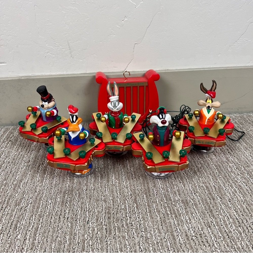 Vintage Mr. Christmas Looney Tunes Merry Music Makers set‎